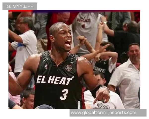 韦德谈新赛季媒体日:球员们穿新衣拍照交流感受乐趣 韦德谈新赛季媒体日:球员们穿新衣拍照交流感受乐趣