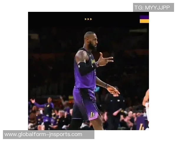 小里弗斯分析老詹在湖人角色转变为何需无球打法而非持球核心 小里弗斯分析老詹在湖人角色转变为何需无球打法而非持球核心