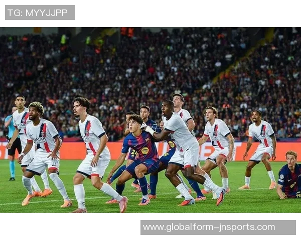 恩里克坚定支持舍瓦利耶:球从后卫双腿间飞过我们对他的表现充满信心 恩里克坚定支持舍瓦利耶:球从后卫双腿间飞过我们对他的表现充满信心