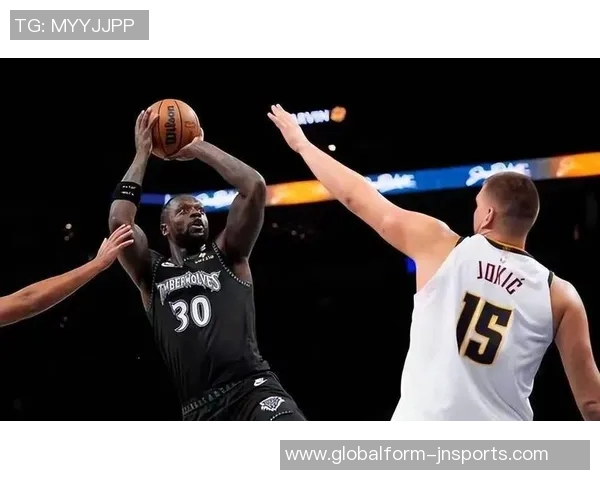 掘金教练带队残暴击败记者队114-16赛场对抗引发热议 掘金教练带队残暴击败记者队114-16赛场对抗引发热议