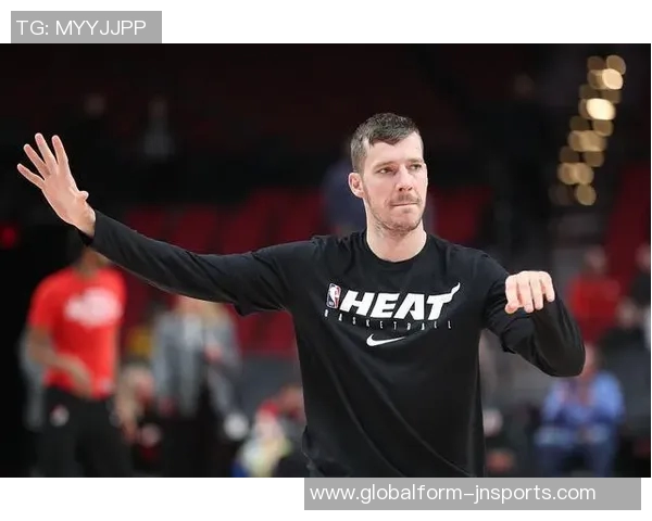 泰瑞斯马丁替补出战25分钟高效砍下26分6篮板3助攻2抢断表现亮眼