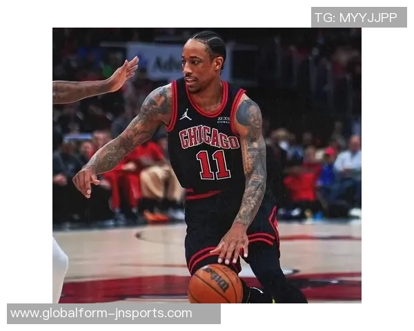 波蒂斯半场表现抢眼三分球命中率高达100贡献11分与3个篮板