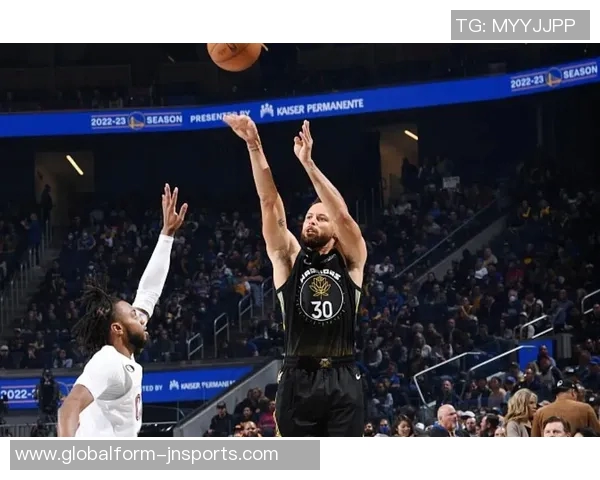 加兰表现低迷16投仅7中贡献16分1板8助2断罚球命中率惨淡正负值为负24